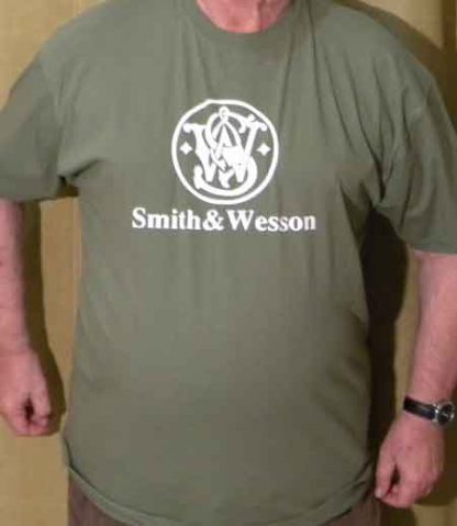 Camiseta verde Smith&Wesson PRECIO 15 € La unidad Gastos de ENVÍO PAGADOS